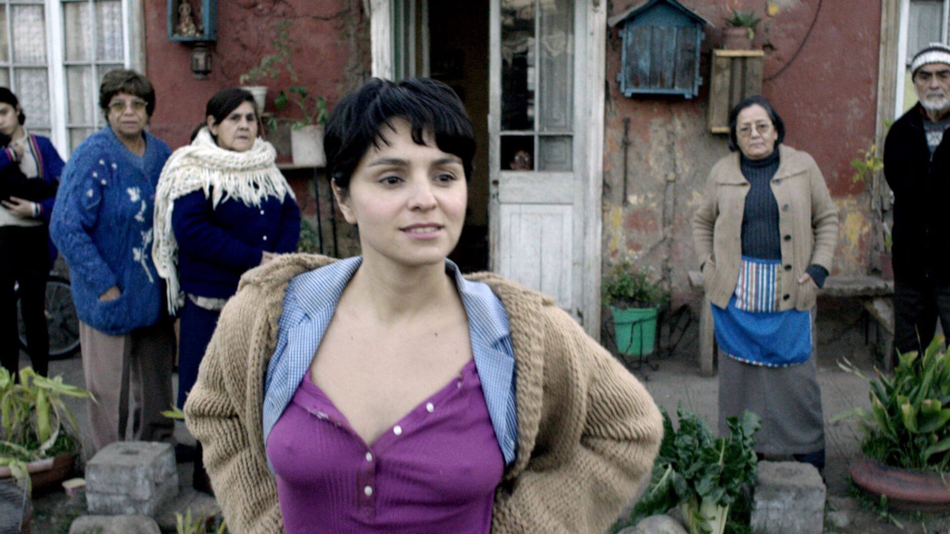Nathalia Aragonese en una de las escenas de la película "Cabros de mierda", de Gonzalo Justiniano. / Cortesía