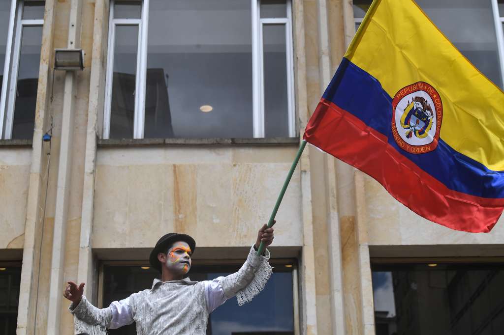 Movilizaciones y marchas durante el día del trabajador, 1 de mayo de 2025 con destino hacia la Plaza de Bolívar donde asiste el presidente Gustavo Petro para hablar de las reformas sociales y la consulta popular