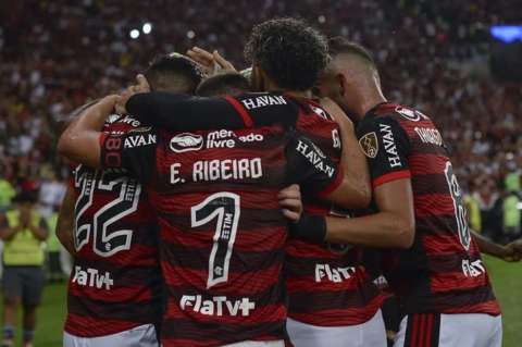 Copa Libertadores: Flamengo busca meterse en otra final y Vélez quiere impedirlo