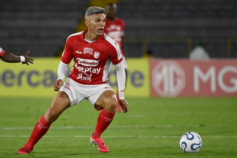 Daniel Torres encendió las alarmas en Santa Fe tras salir en ambulancia, ¿qué le pasó?