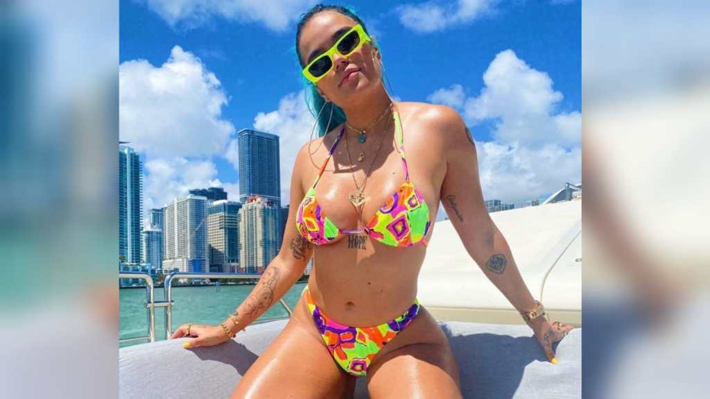 La cantante paisa es 'puro fuego' en Instagram. Sus sensuales fotos en la playa se han robado el show en redes sociales.