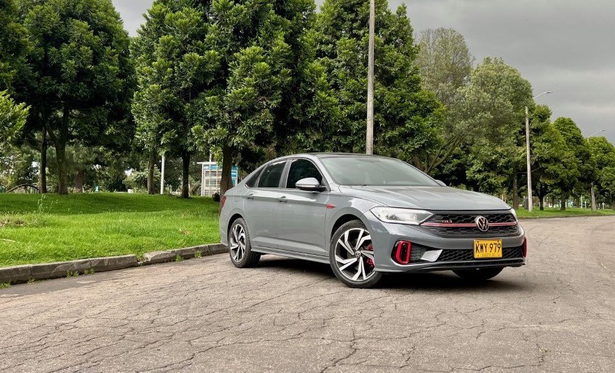 Volkswagen Jetta GLI.