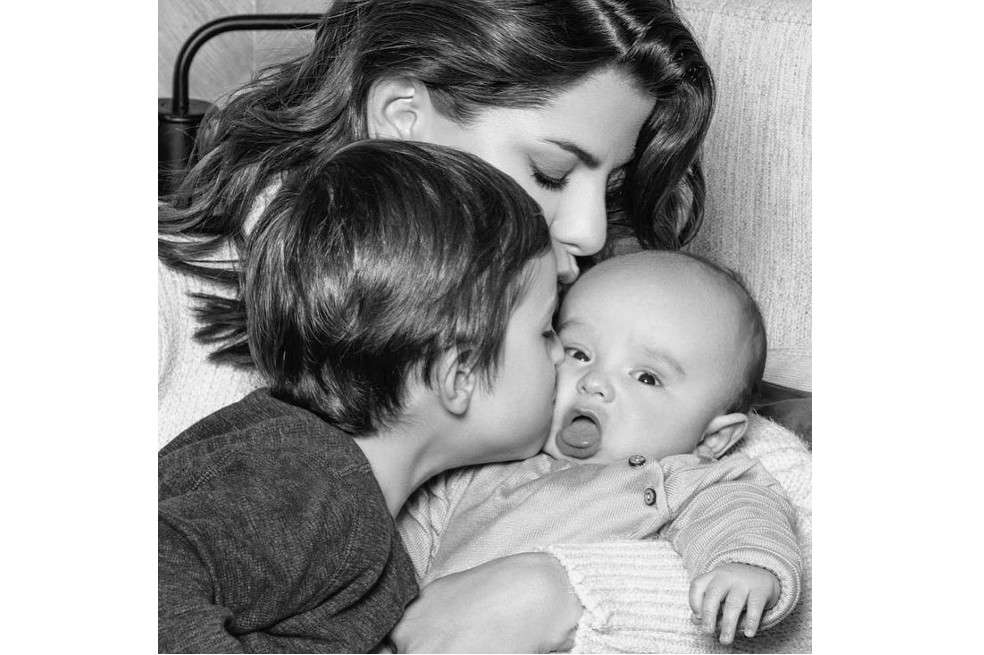 Desde que la presentadora de Día a Día se convirtió en madre, ha compartido en redes sociales diferentes momentos de ese proceso tan especial, sobre todo con Salvador, su hijo menor, quien nació con tortícolis gestacional.