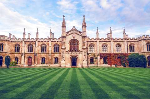 La historia del habitante de calle admitido en Universidad de Cambridge