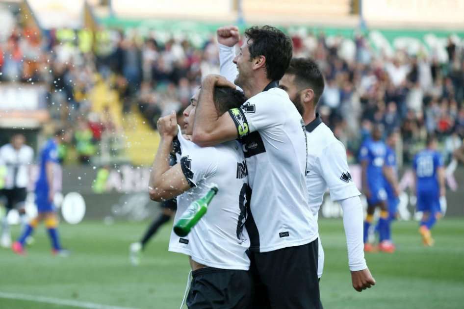 José Mauri celebra el tanto con el que Parma venció a Juventus. Foto: AFP