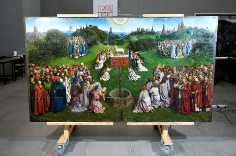"La adoración del místico cordero" de los hermanos Van Eyck tras restauración