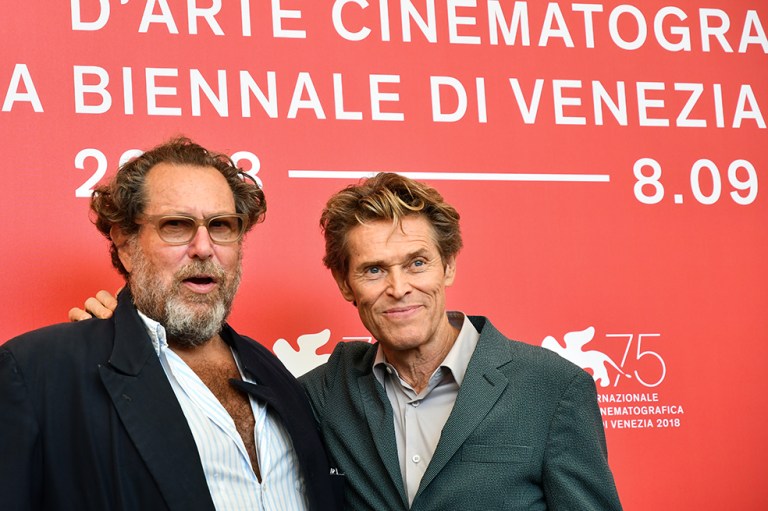 Willem Dafoe estrena en Venecia su filme sobre Van Gogh