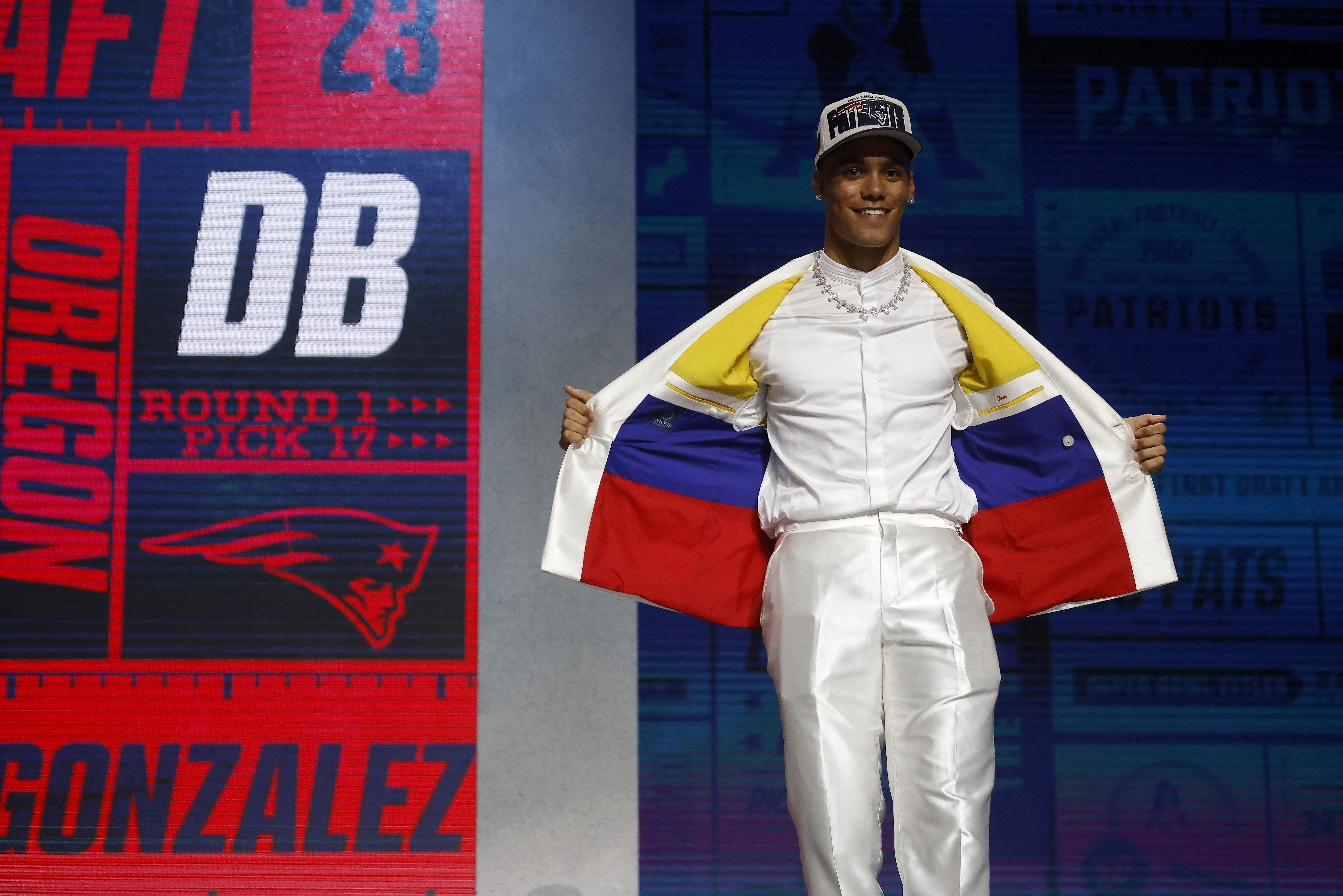 Christian González, colombiano de los New England Patriots.