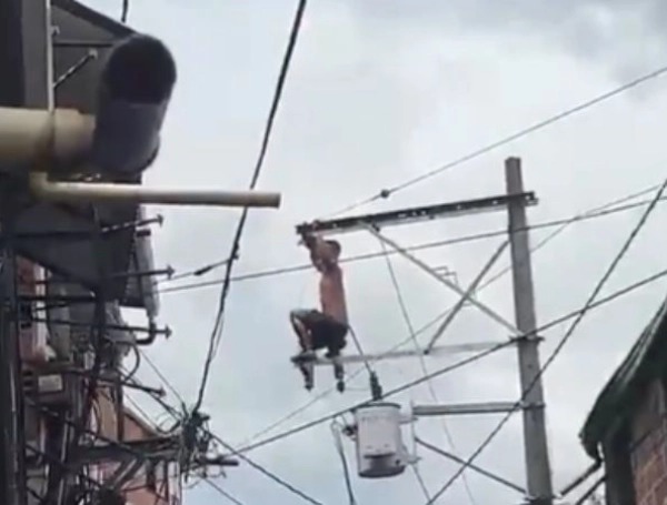 Hombre murió tras recibir descarga eléctrica al subirse a un poste en Medellín