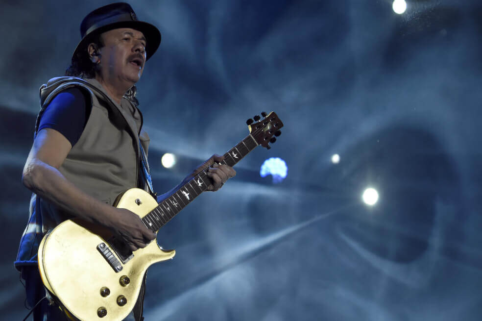 El mago de la guitarra, que ha vendido más de 90 millones de copias en todo el mundo, quiere que los fans "bailen, rían y lloren al mismo tiempo sin saber por qué, como algo normal de la naturaleza, como ocurre cuando una mujer da a luz". / AFP