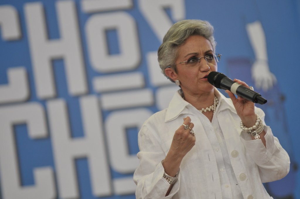 Abogada durante el foro de alcaldes hechos y derechos