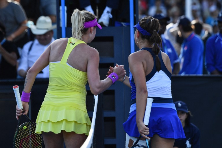 El Australian Open prohíbe banderas rusas y bielorrusas tras protesta de Ucrania