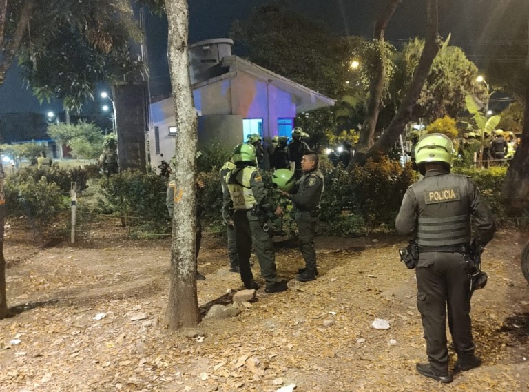 Dos carros bombas y hostigamientos hubo este fin de semana en el Valle y Cauca
