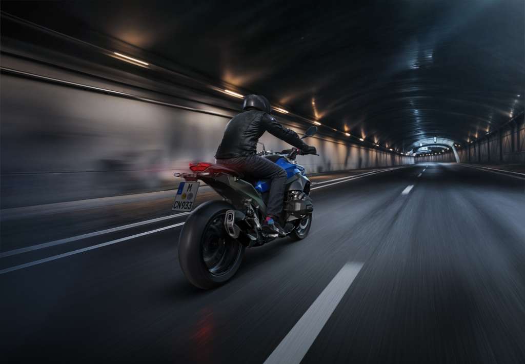 BMW Motorrad presenta la nueva R 1300 R, su naked más potente de la historia