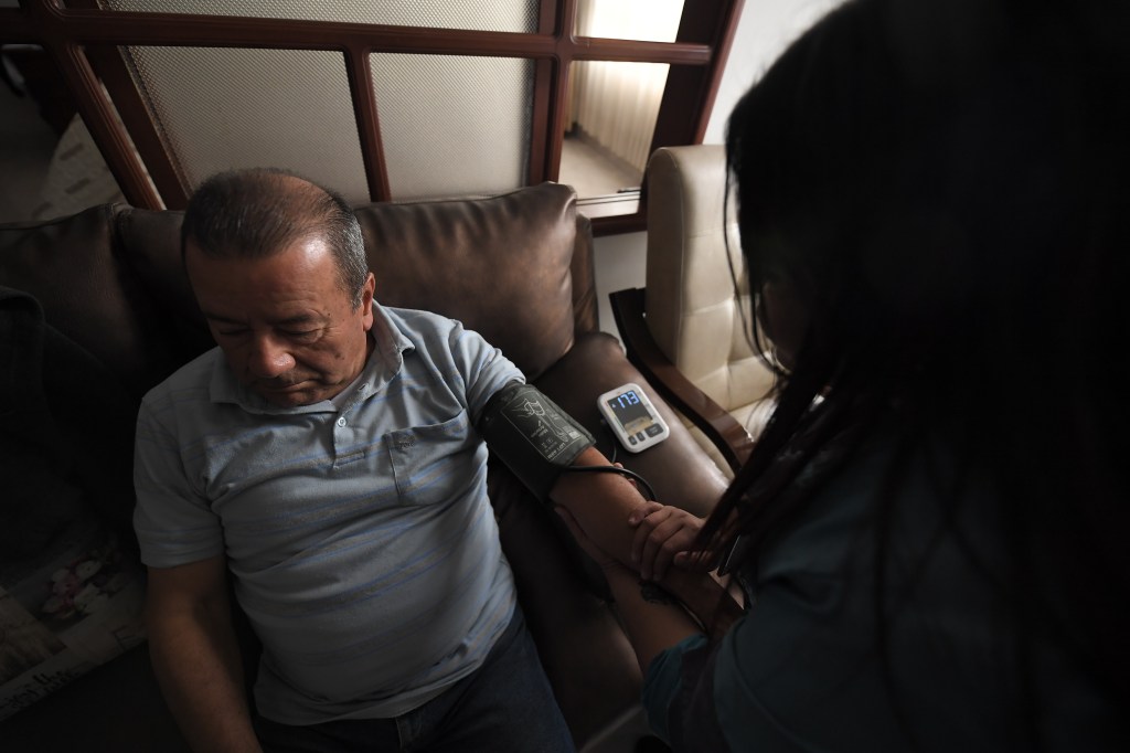 Recorrido de las brigadas de la secretaría de salud en barrios de Bogotá