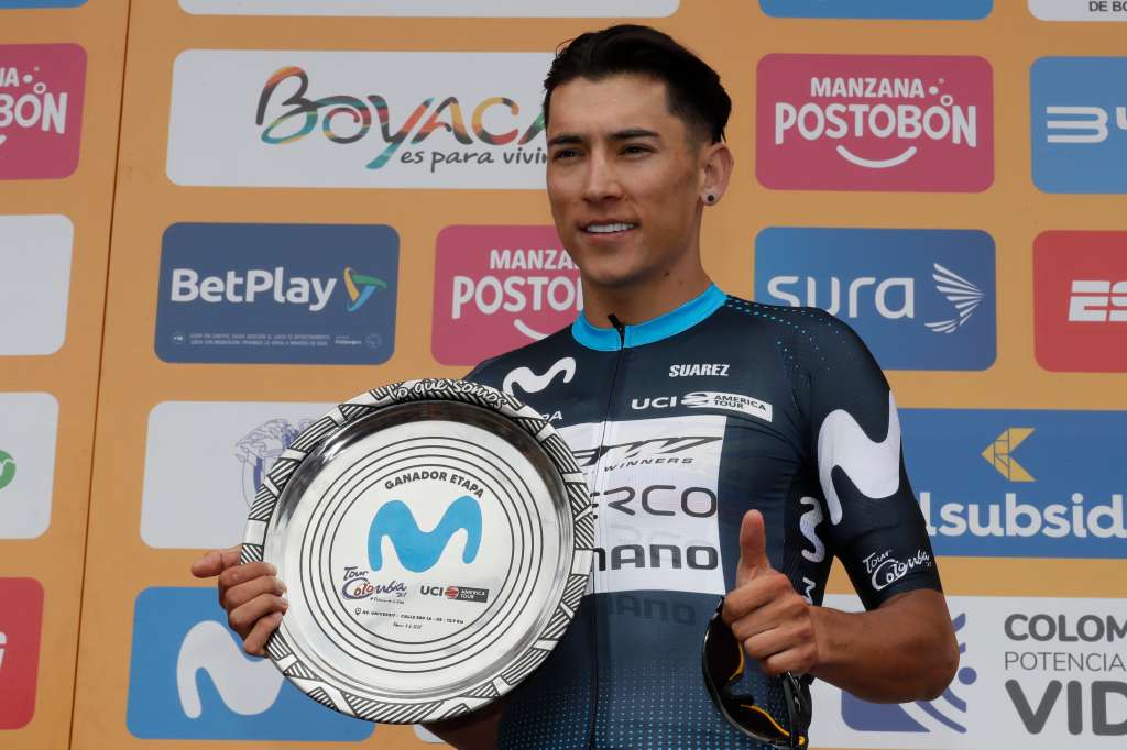 AMDEP6645. TUNJA (COLOMBIA), 08/02/2024.- El corredor colombiano Alejandro Osorio de GW Erco Shimana posa en el podio al ganar la tercera etapa de la carrera ciclística Tour Colombia 2024 hoy, en Tunja (Colombia). EFE/ Carlos Ortega