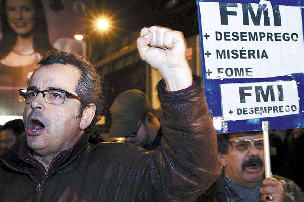 El FMI estima que este año Estados Unidos crecerá 2%; Japón, 1,2%; el Reino Unido, 1%, y -0,2% la Eurozona. / EFE
