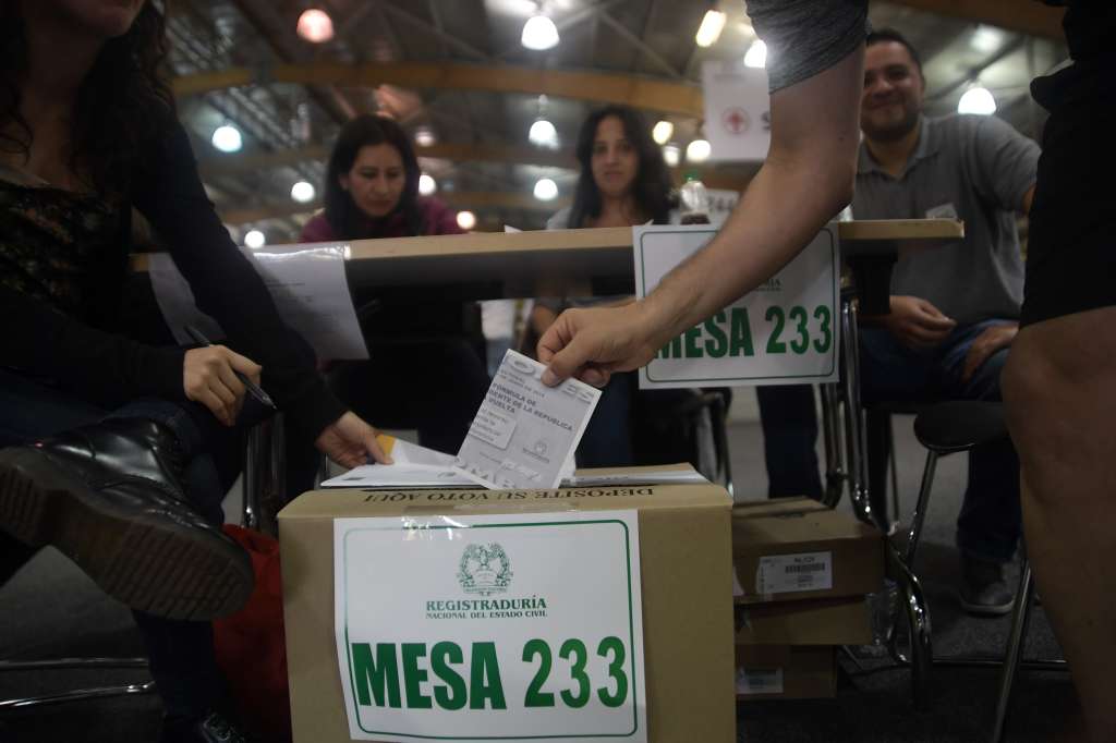 Puesto de votación en Corferias, preconteo y escrutinio de los votos de las elecciones presidenciales 2018 segunda vuelta.