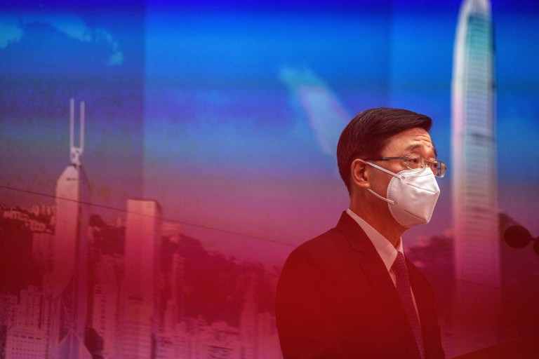 John Lee, el “hombre de hierro” apoyado por Pekín para gobernar Hong Kong