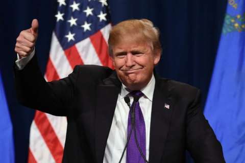 Trump convence a republicanos hispanos y es favorito en el ‘supermartes’