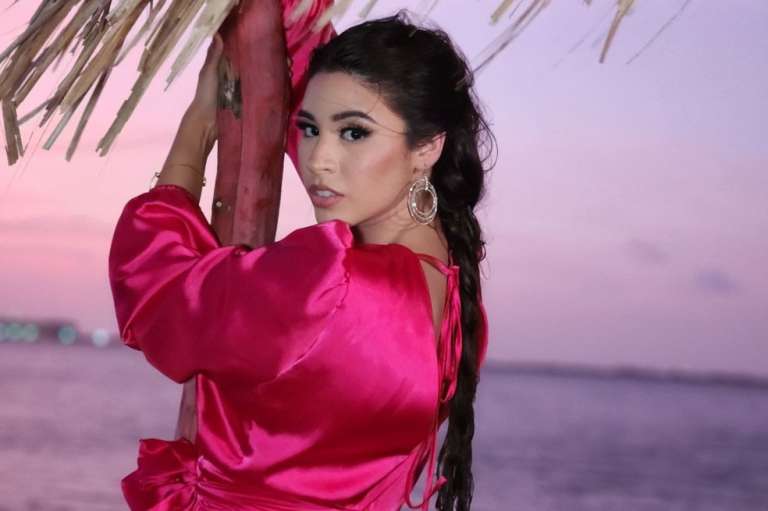 La modelo Sophie Ortiz superó el cáncer y se convirtió en reina de belleza en Estados Unidos, país donde ayuda a niños que padecen cáncer.
