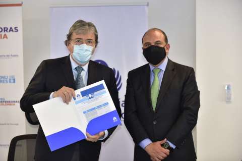 Defensoría recomienda que agentes del Esmad lleven cámaras en los cascos