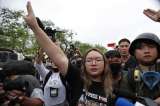 Los estudiantes de Tailandia se vuelcan a las calles para desafiar al rey