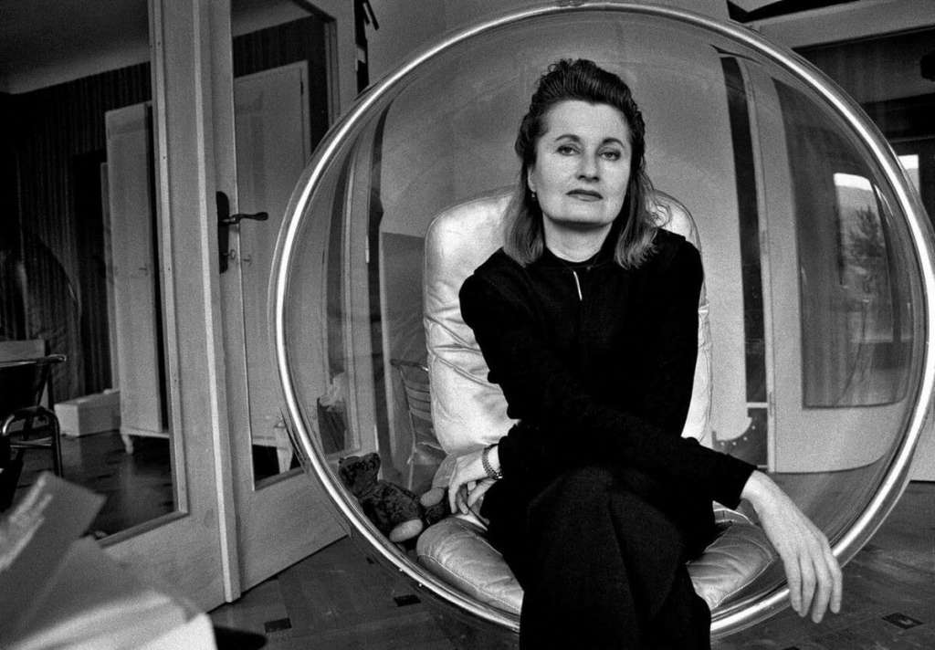 La escritora austríaca Elfriede Jelinek, autora de "Los amantes" y "La pianista", entre otras novelas, y quien obtuvo el Premio Nobel de literatura en 1984. / Cortesía