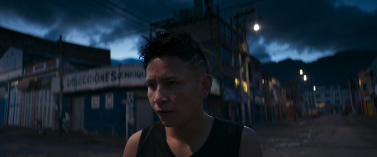 “Un varón” retrata el dolor del despertar adolescente en las calles de Bogotá