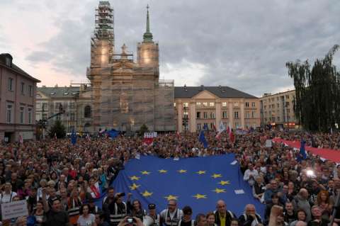 Claves de la polémica reforma a la justicia en Polonia