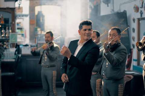 Eddy Herrera canta a Javier Solís