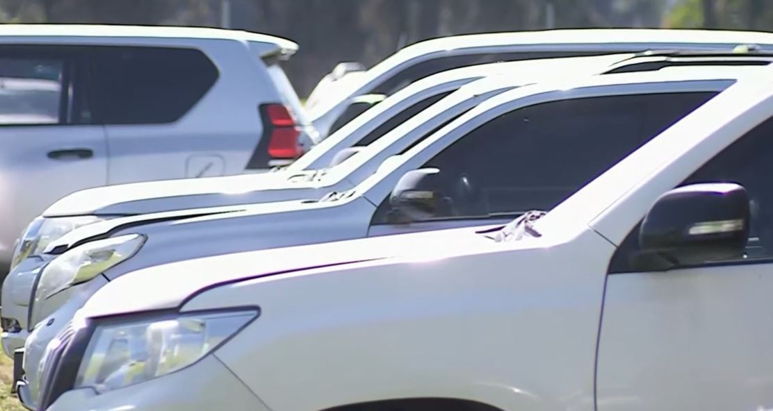 Camionetas Toyota prado avaluadas, cada una en $300 millones.