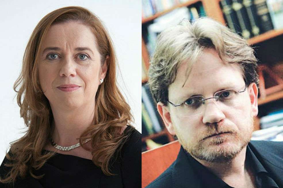 Fidelma Donlon, secretaria ejecutiva de de las Salas Especiales del Tribunal de Kosovo, y Kai Ambos, magistrado del Tribunal Especial de Kosovo. / Archivo