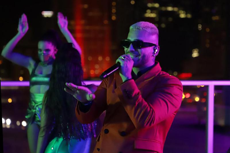 Con “Hawái”, Maluma ha ocupado los primeros puestos en Billboard Global 200 y ha tenido un recorrido notable en el Billboard Hot 100. / MTV