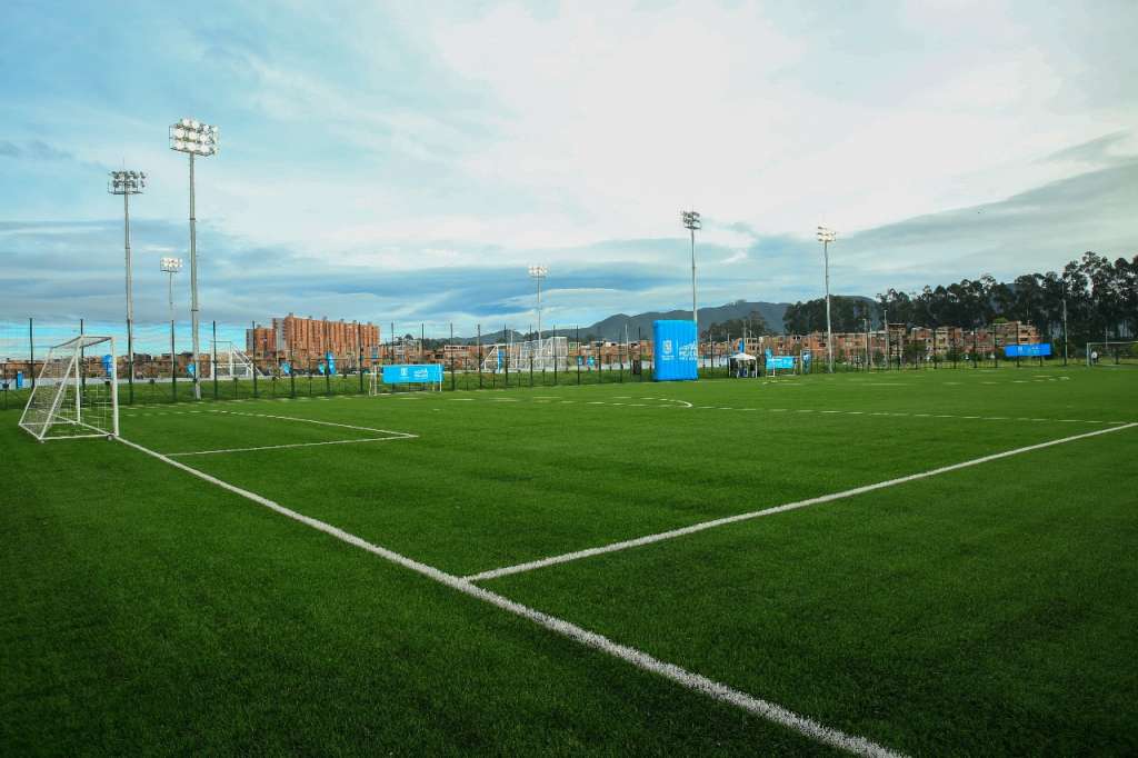 Una de las 100 canchas entregadas por el Distrito, en el Parque Fontanar del Río (Suba).  / Alcaldía de Bogotá.