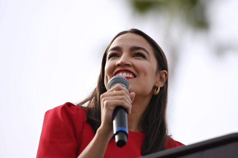 Alexandria Ocasio-Cortez proclama su victoria como congresista por Nueva York