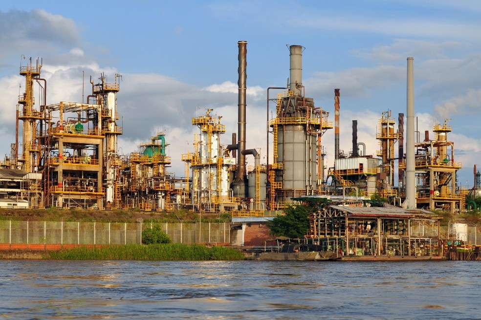 Planta de Petroquímica, Refinería de Barrancabermeja, vista desde el Río Magdalena.