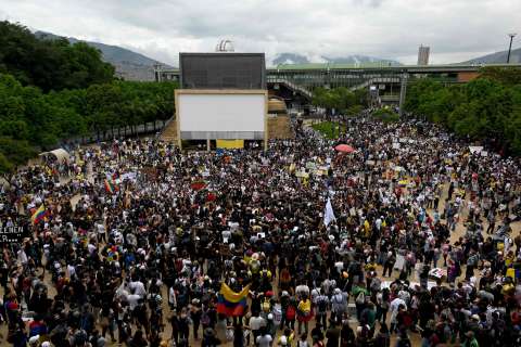 A esta hora hay enfrentamientos entre fuerza pública y jóvenes en el norte de Medellín