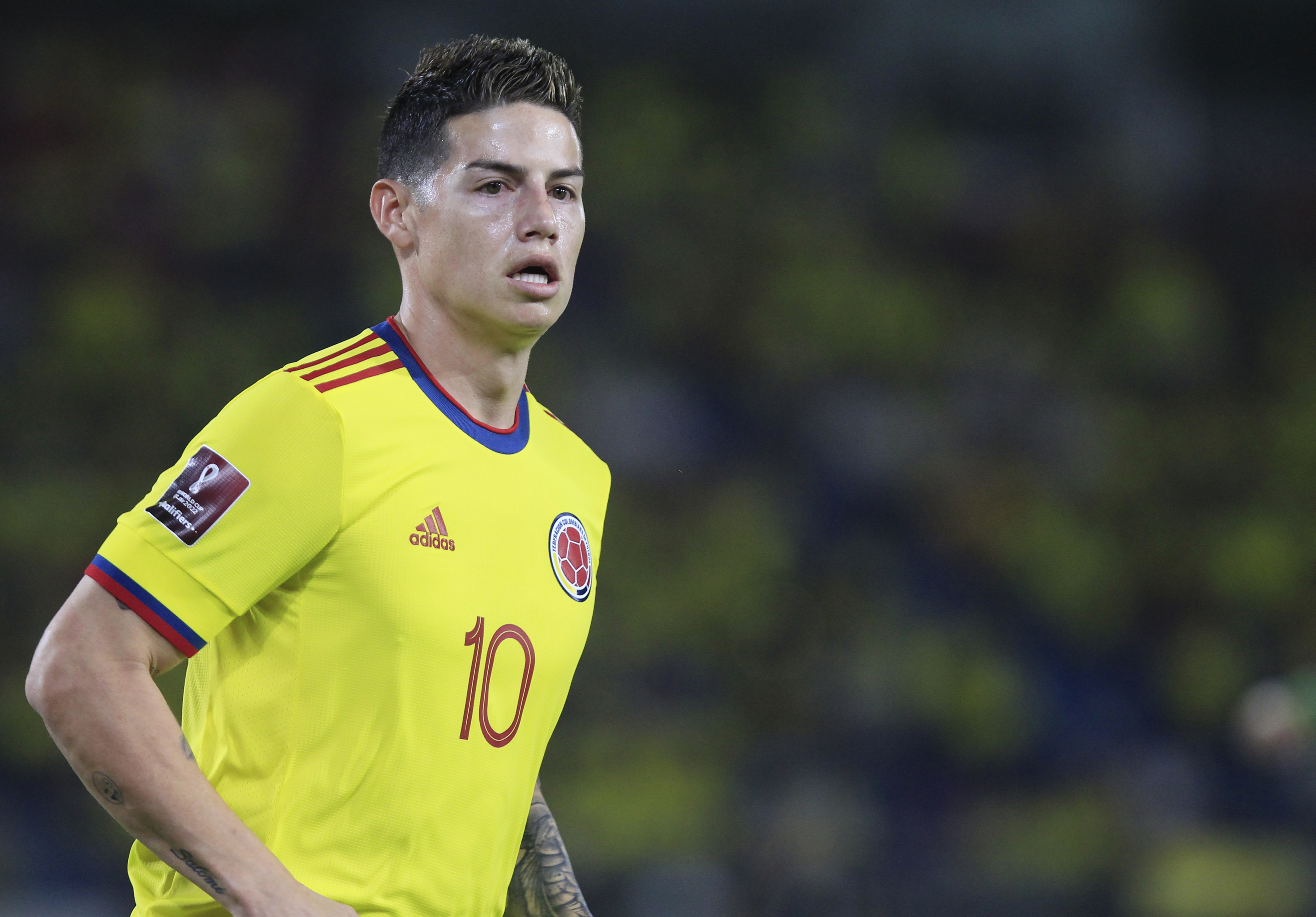 AMDEP8082. BARRANQUILLA (COLOMBIA), 24/03/2022.- James Rodríguez de Colombia reacciona durante un partido de las eliminatorias sudamericanas para el Mundial de Catar 2022 entre Colombia y Bolivia, hoy, en el estadio Metropolitano de la ciudad de Barranquilla (Colombia). EFE/ Ricardo Maldonado Rozo