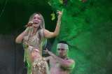 Karol G recibió inesperada propuesta de matrimonio durante concierto en Los Ángeles