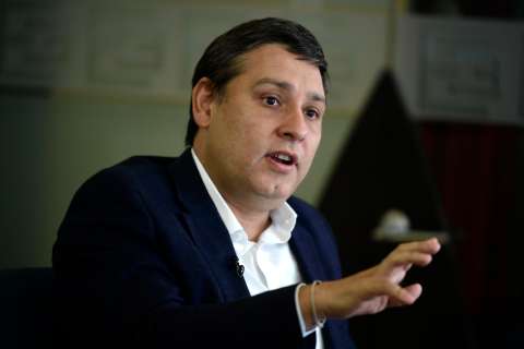 “El que ofrezca más plata pues se gana el espectro”: Mauricio Lizcano, mintic