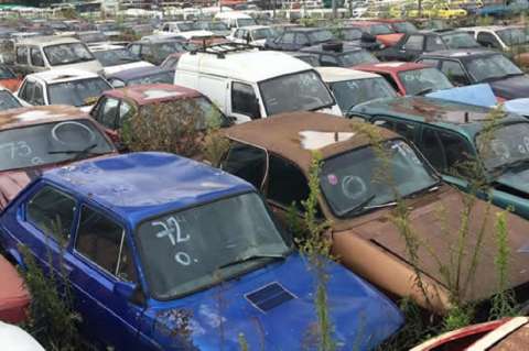 Distrito subastará 274 vehículos abandonados en los patios