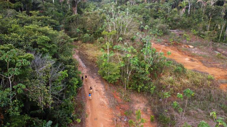 Indígenas Mura, en Brasil y su lucha por proteger la Amazonia su territorio.