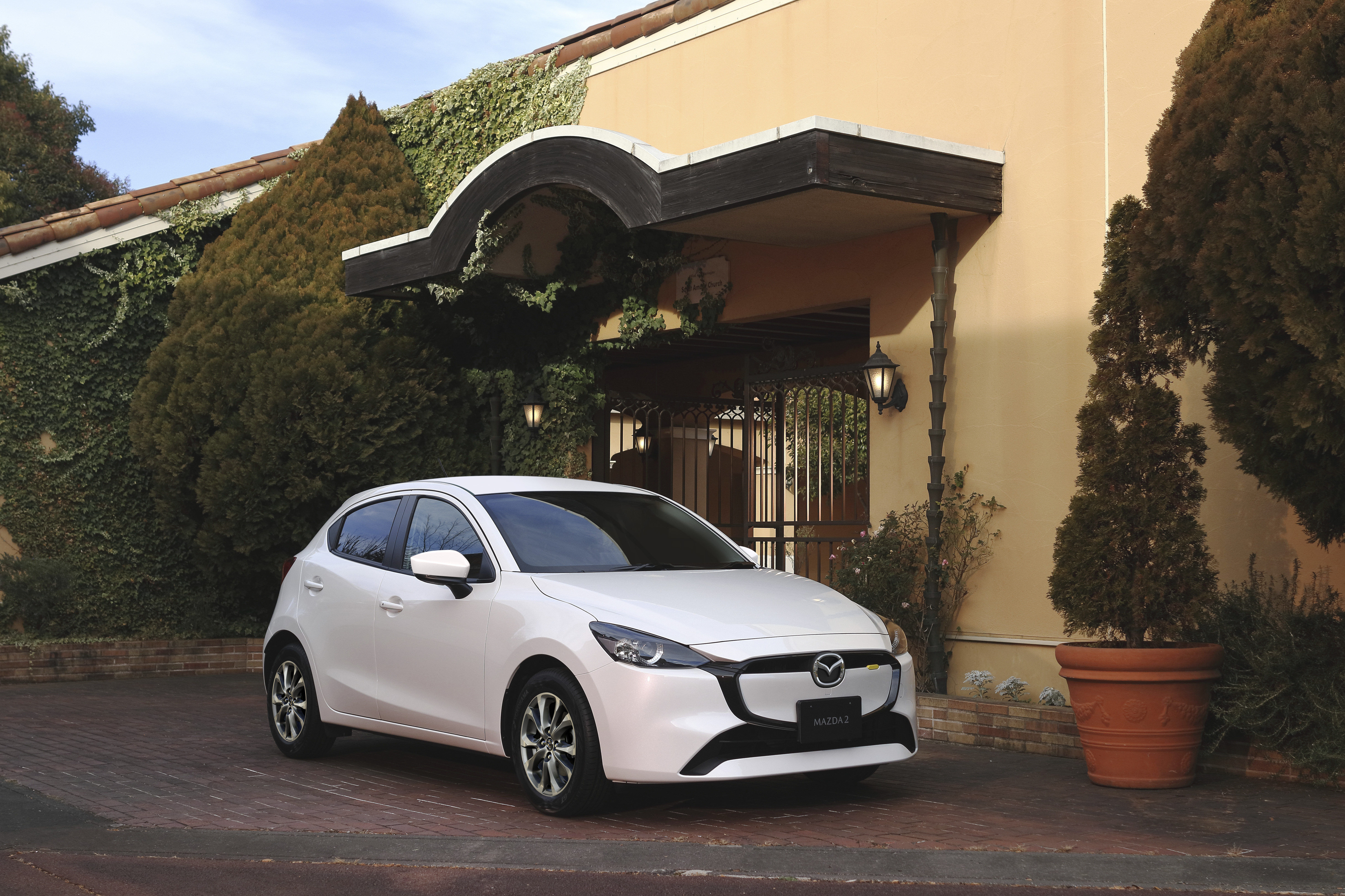 Mazda2 2024.