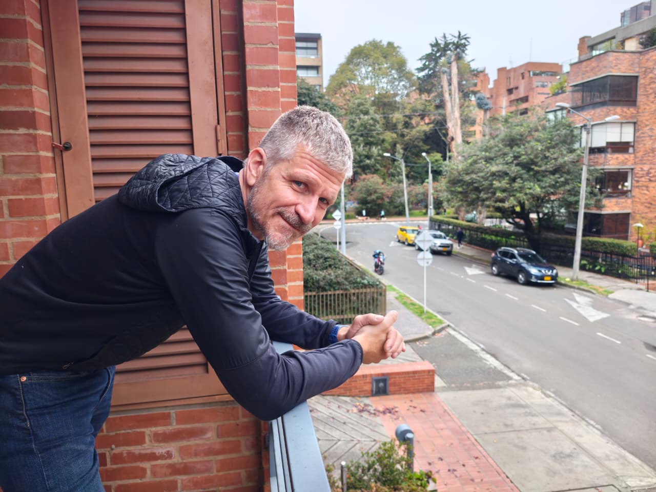 Giovanni Stella escribió el libro "Inteligencia Artificial con canas".