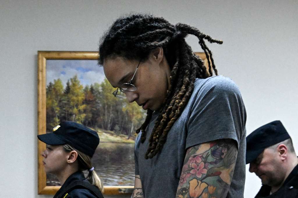 La jugadora de la Liga Profesional de baloncesto, Brittney Griner condenada en Moscú. (Foto: Kirill KUDRYAVTSEV / AFP)