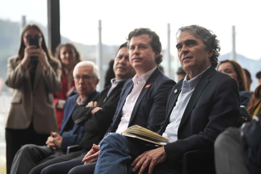 Coalición integrada por los partidos Mira, Nuevo Liberalismo y Dignidad y Compromiso de cara a las elecciones al Congreso de 2026. Dentro de los asistentes al evento estuvieron Sergio Fajardo, Ana Paola Agudelo, Jorge Robledo, Juan Manuel Galán.
