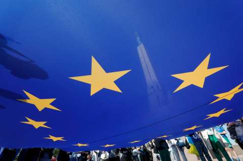 El acuerdo comercial entre Estados Unidos y la UE entra en una contrarreloj