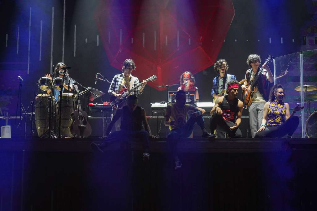 23 artistas y músicos hacen parte de "Florecita rockera: el musical".