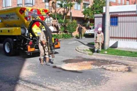 Máquinas tapa huecos han reparado cerca de 10 mil huecos en Bogotá